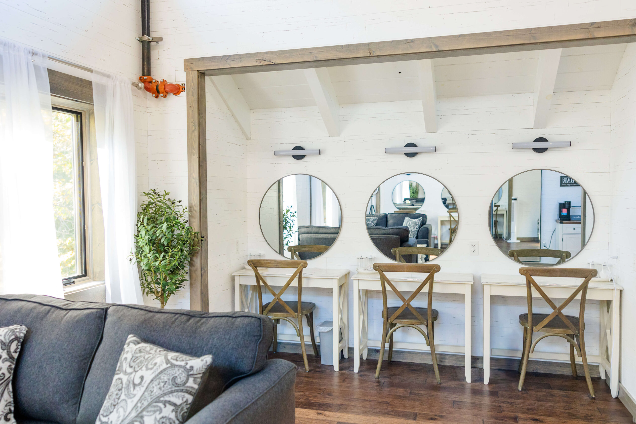 Details of the bridal suite with three makeup stations